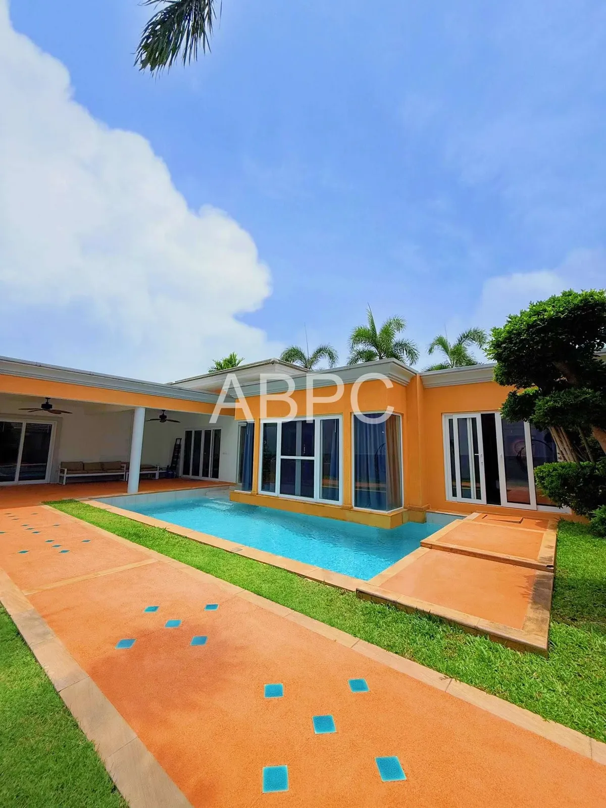 Luxury Pool Villa 3 bedrooms 4 bathrooms in Siam Royal View Pattaya for Rent photo 3