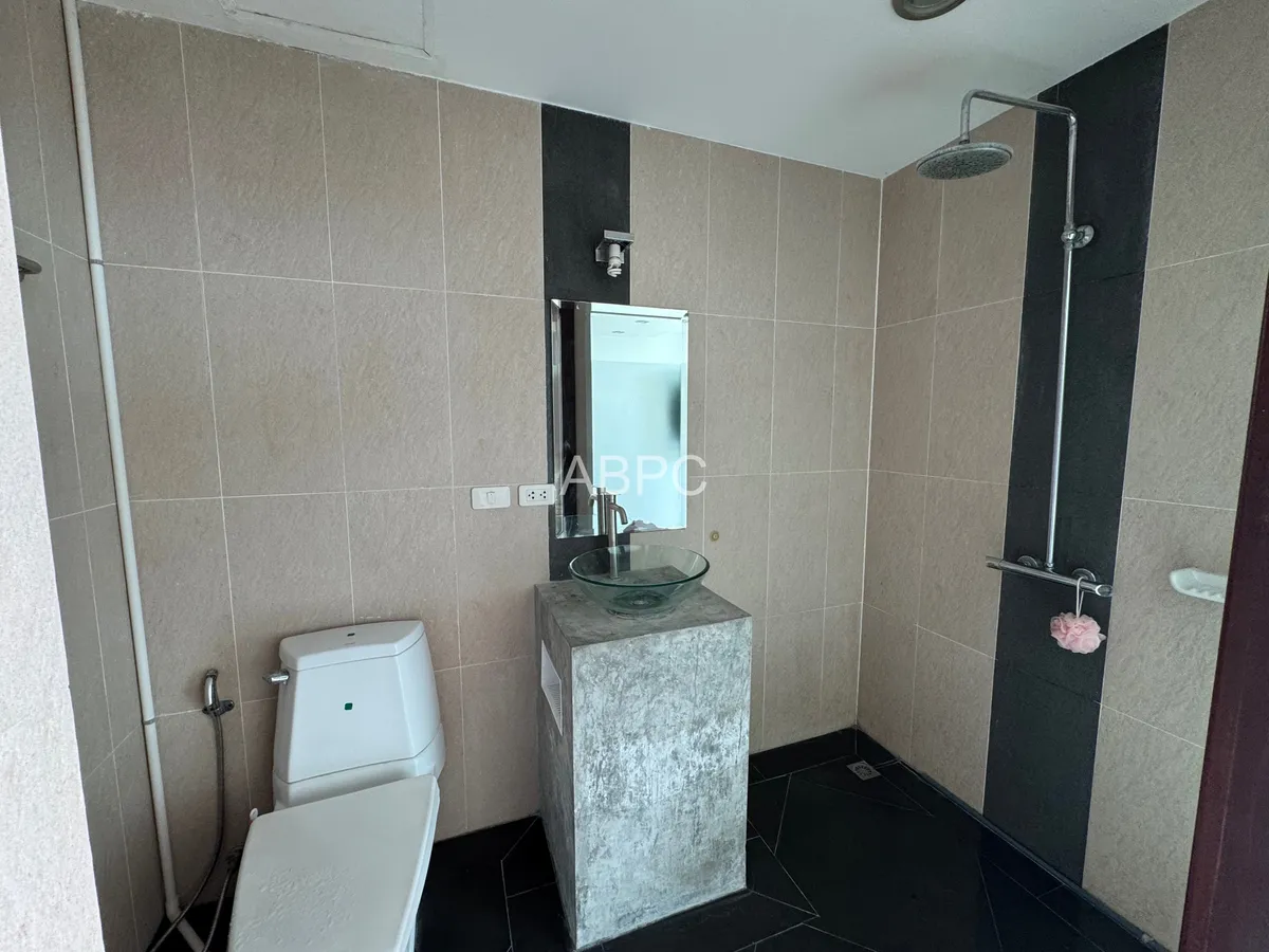 Studio 1 Bathroom in Pratumnak photo 8