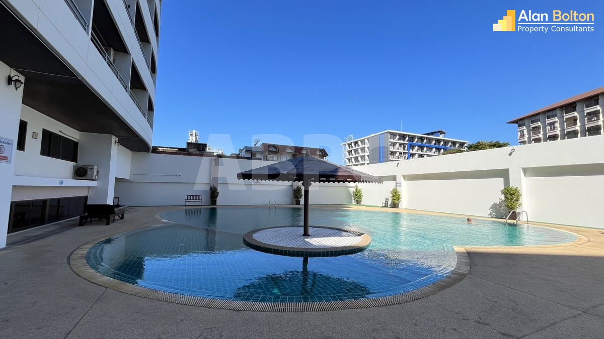 Large Studio Condo in Central Pattaya