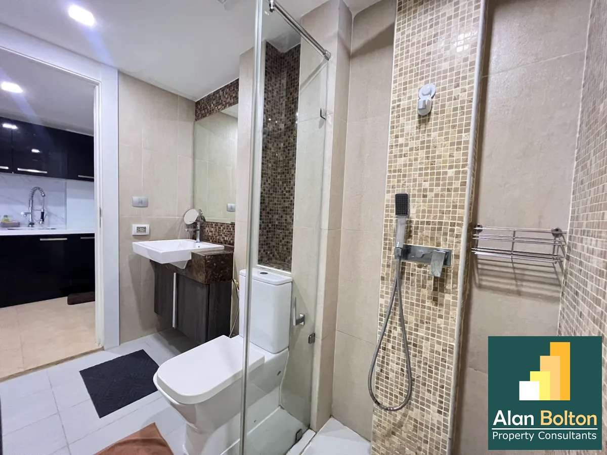 Studio 1 Bathroom in Central Pattaya photo 11