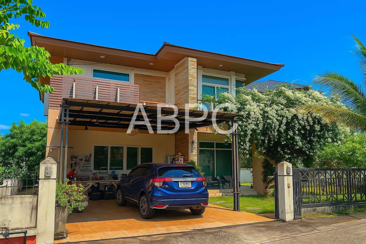 4 Bedroom 3 Bathroom in East Pattaya