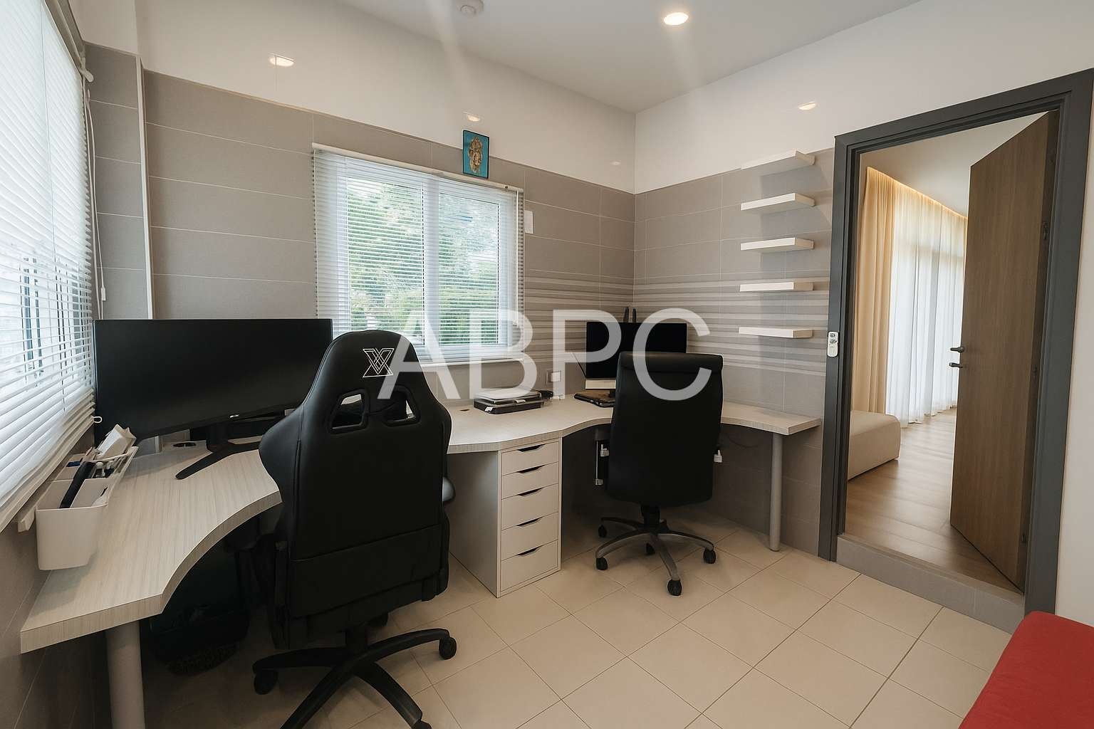4 Bedroom 3 Bathroom in East Pattaya photo 13