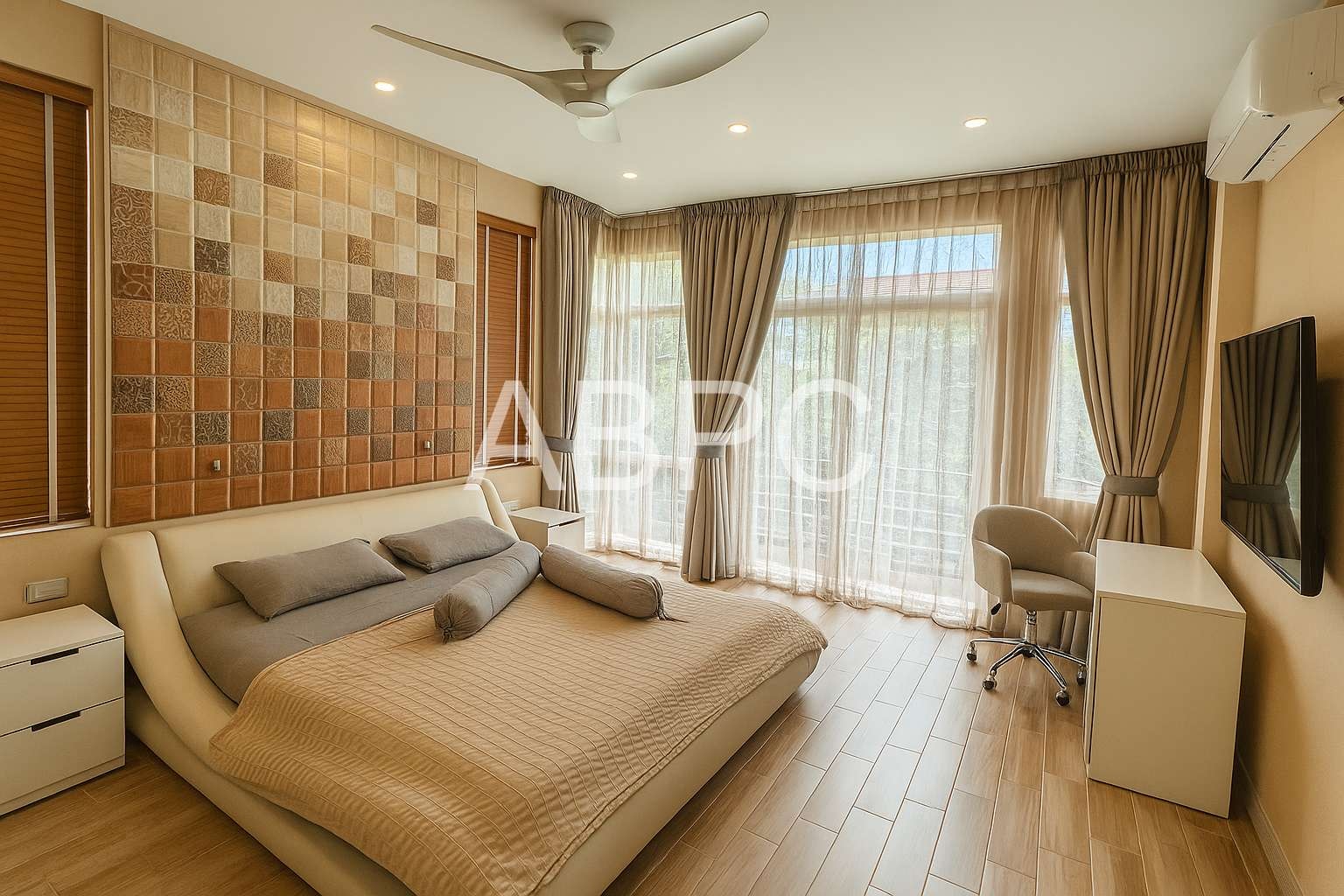 4 Bedroom 3 Bathroom in East Pattaya photo 8