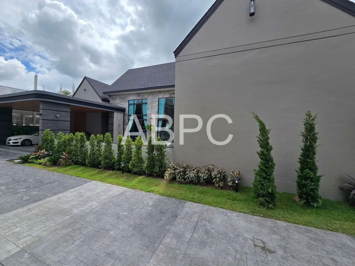 luxury pool Villa 3 Bedrooms 4 Bathrooms in Mapprachan photo 2