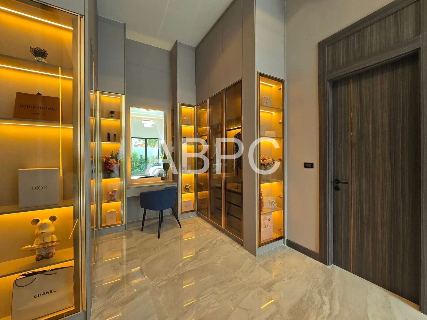 luxury pool Villa 3 Bedrooms 4 Bathrooms in Mapprachan photo 9