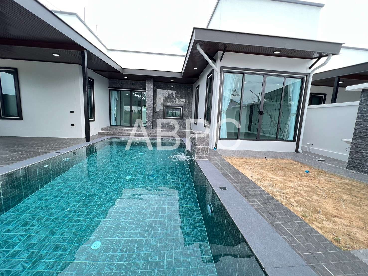 Pool Villa 3 Bedrooms 3 Bathrooms in Mapprachan photo 2