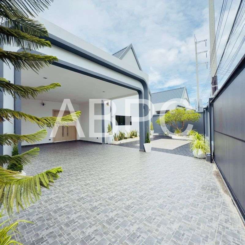 Luxury Pool Villa 3 bedrooms 4 bathrooms in East Pattaya for Sale photo 8