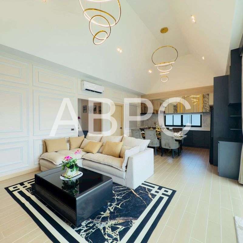 Luxury Pool Villa 3 bedrooms 4 bathrooms in East Pattaya for Sale photo 5