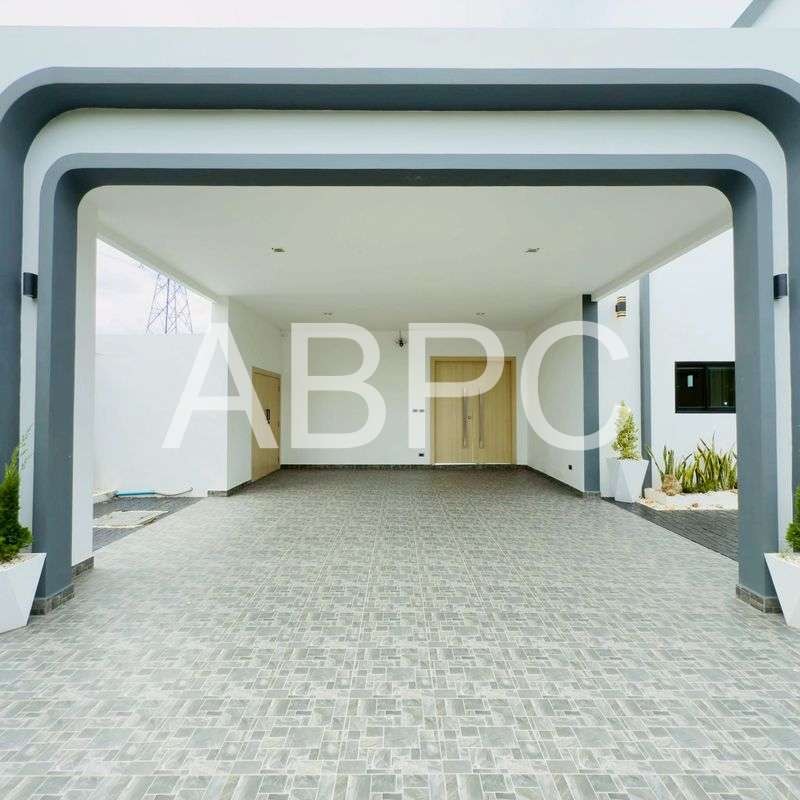 Luxury Pool Villa 3 bedrooms 4 bathrooms in East Pattaya for Sale photo 18
