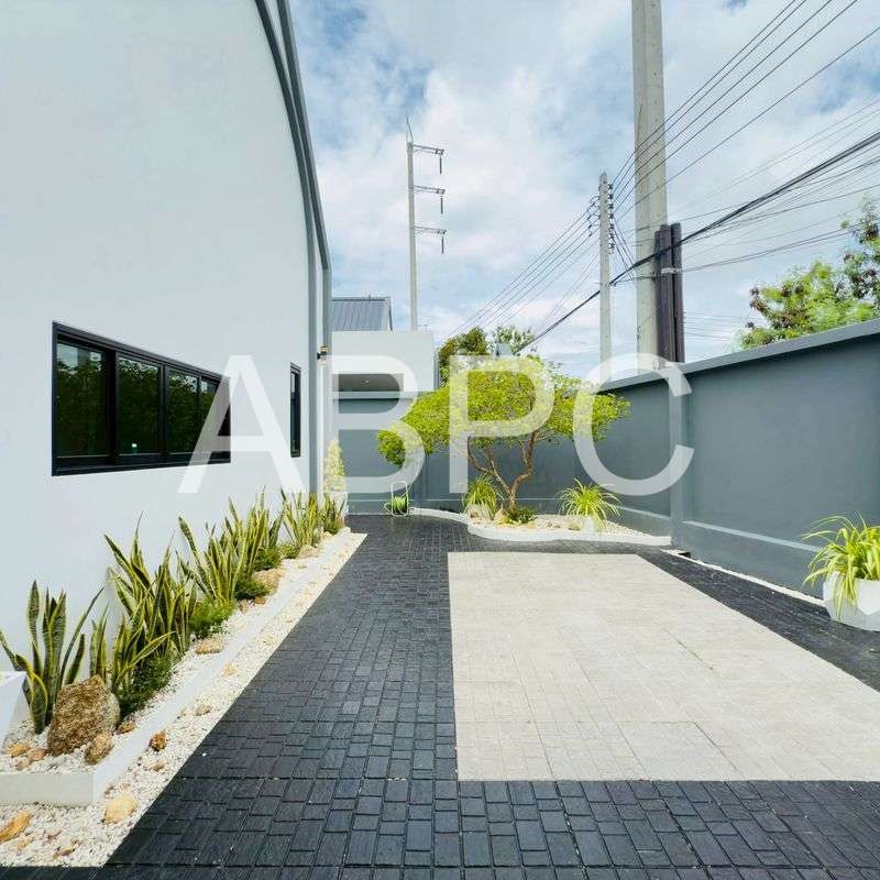 Luxury Pool Villa 3 bedrooms 4 bathrooms in East Pattaya for Sale photo 19