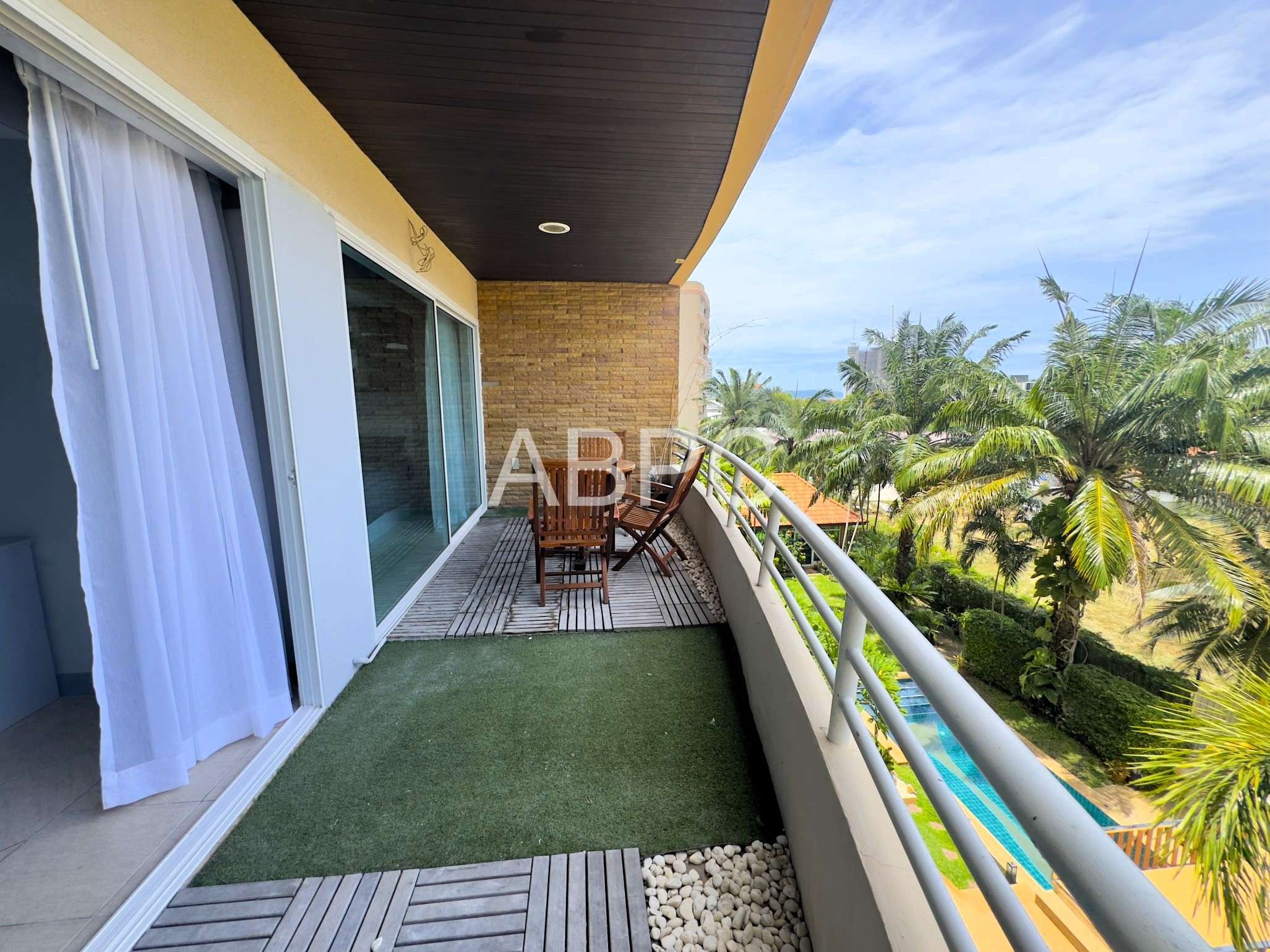 2 Bedroom 1 Bathroom in Pratumnak photo 15