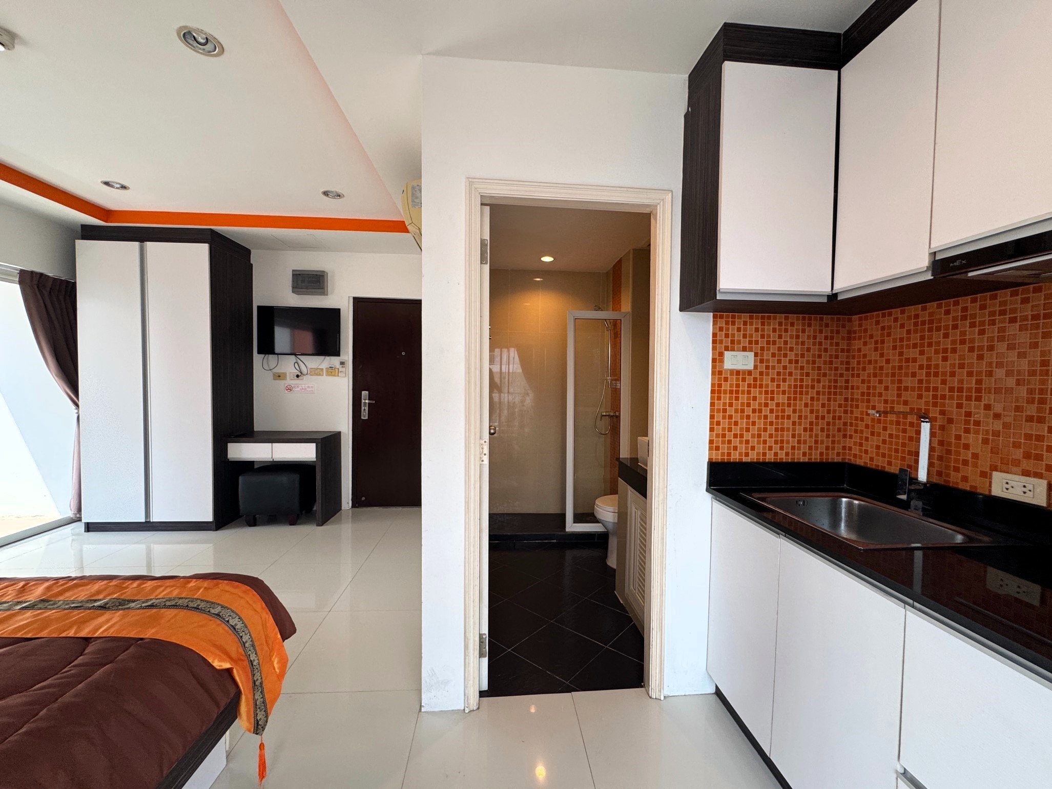 Corner Studio in Pratumnak photo 16