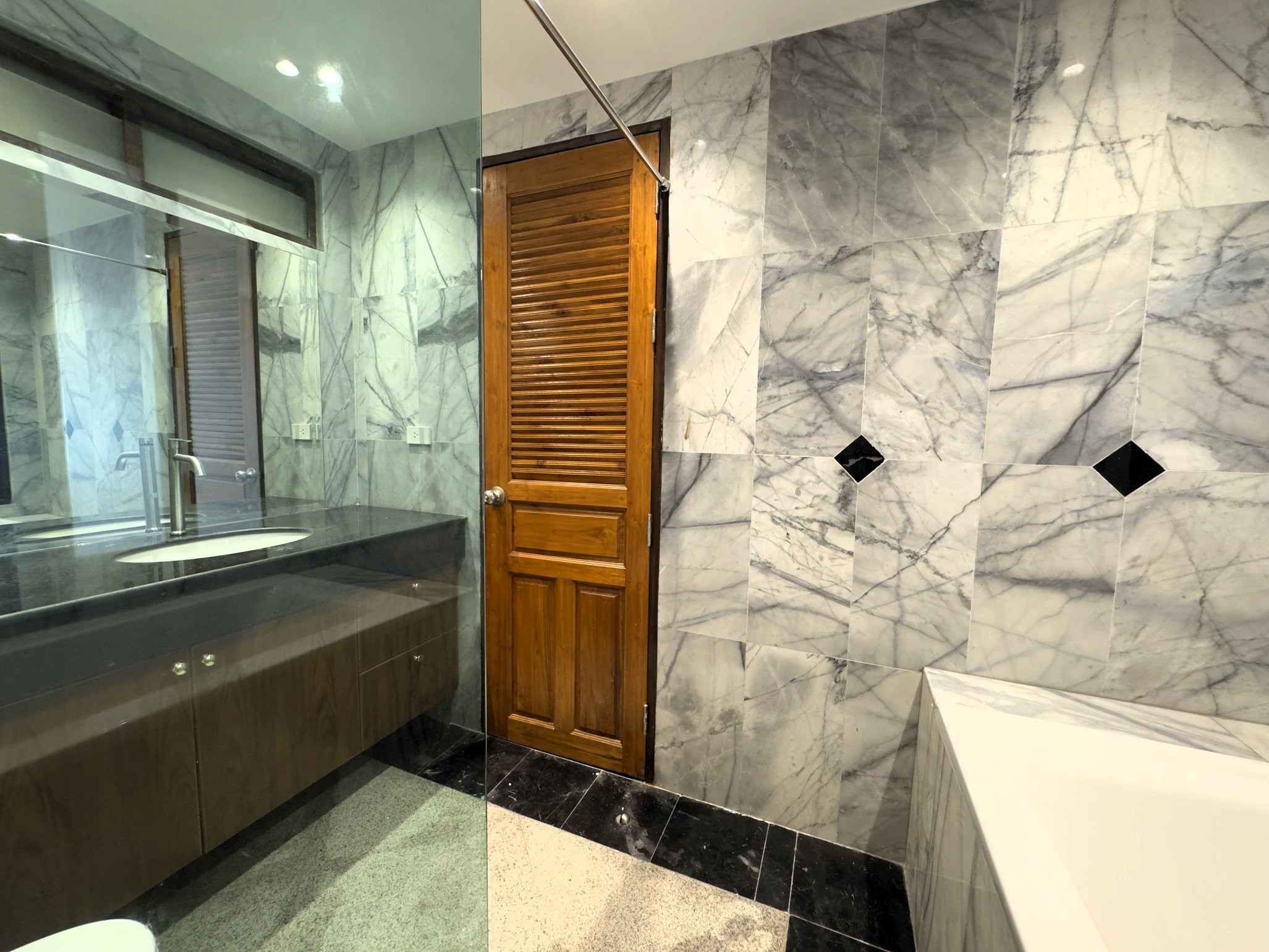 2 Bedroom Condo For Rent and Sale In Tappraya Road photo 25