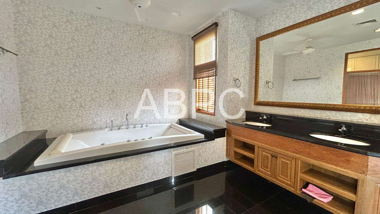 Private River Access Bali Inspired Luxury 4 Bed 5 Bath Pool Villa In Na Jomtien photo 9