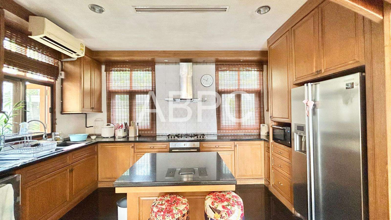 Private River Access Bali Inspired Luxury 4 Bed 5 Bath Pool Villa In Na Jomtien photo 11