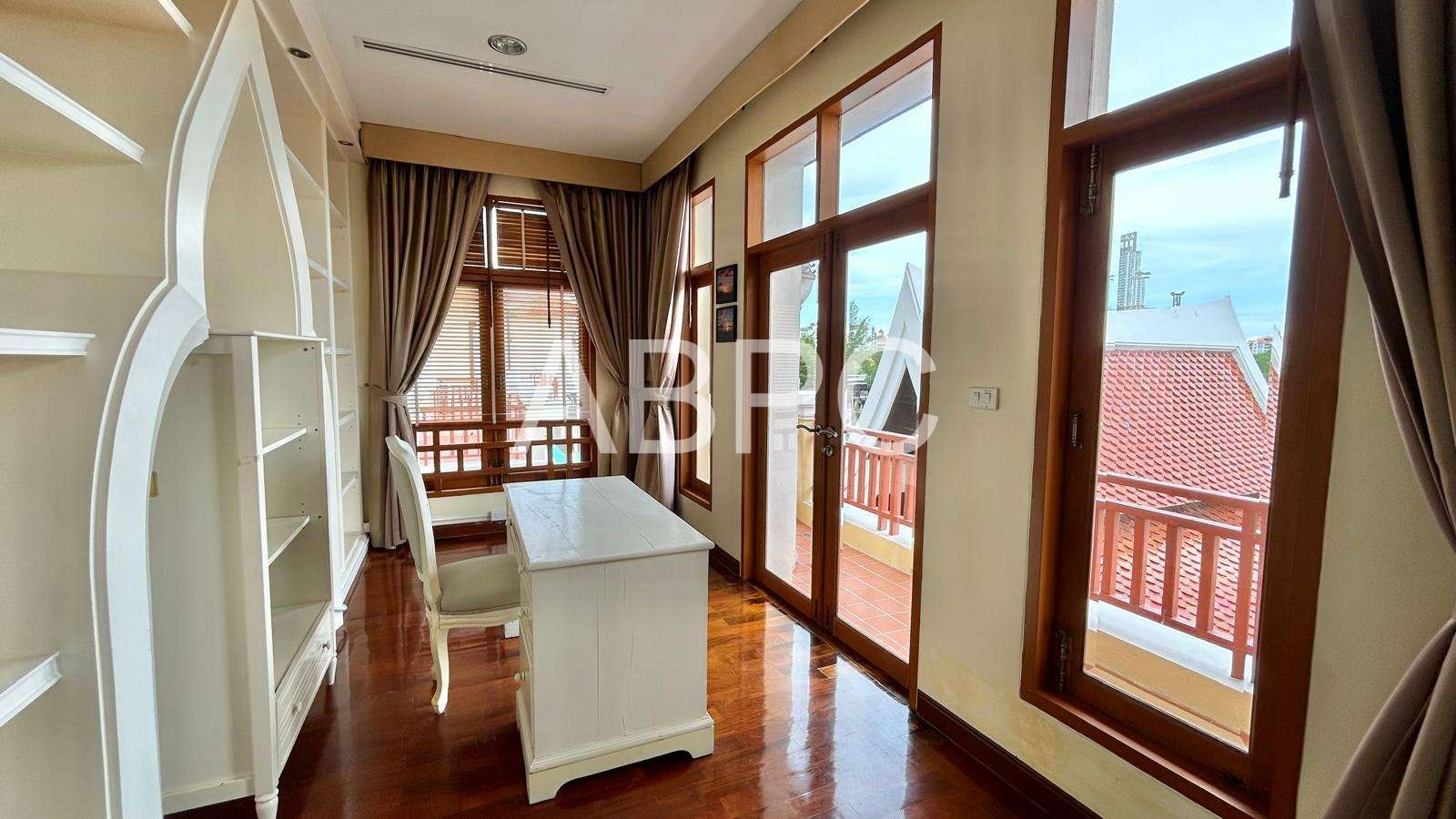 Private River Access Bali Inspired Luxury 4 Bed 5 Bath Pool Villa In Na Jomtien photo 2