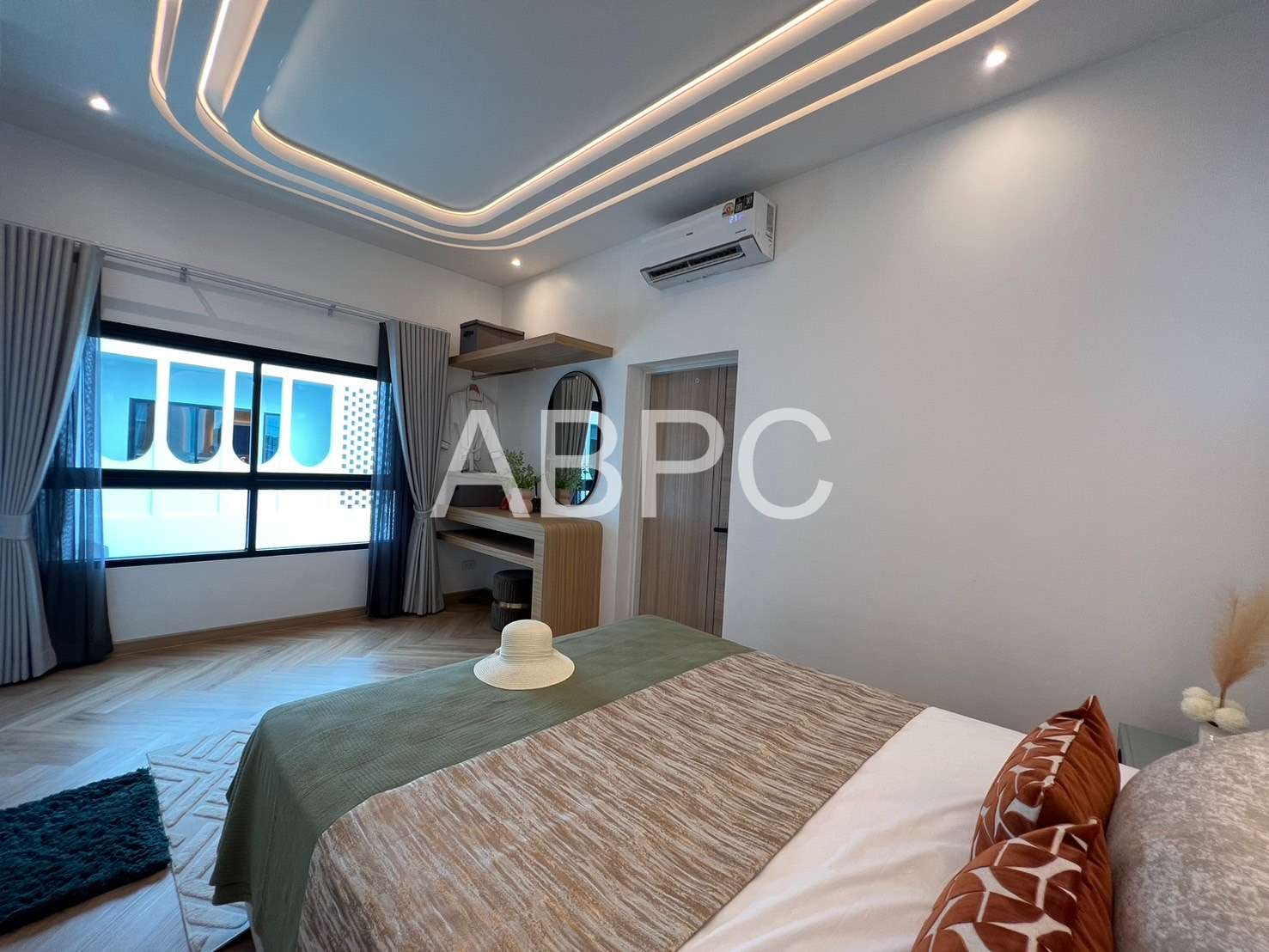 Luxury Pool Villa 5 Bedrooms 5 Bathrooms in Huay Yai photo 13