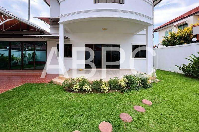 Pool Villa 4 bedrooms 3 bathrooms in East Pattaya for Sale photo 12