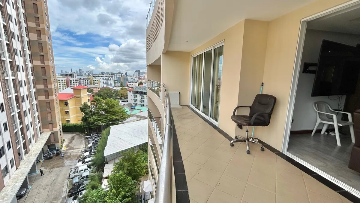 Large 2 Bedroom Condo For rent In Prahtamnak photo 27