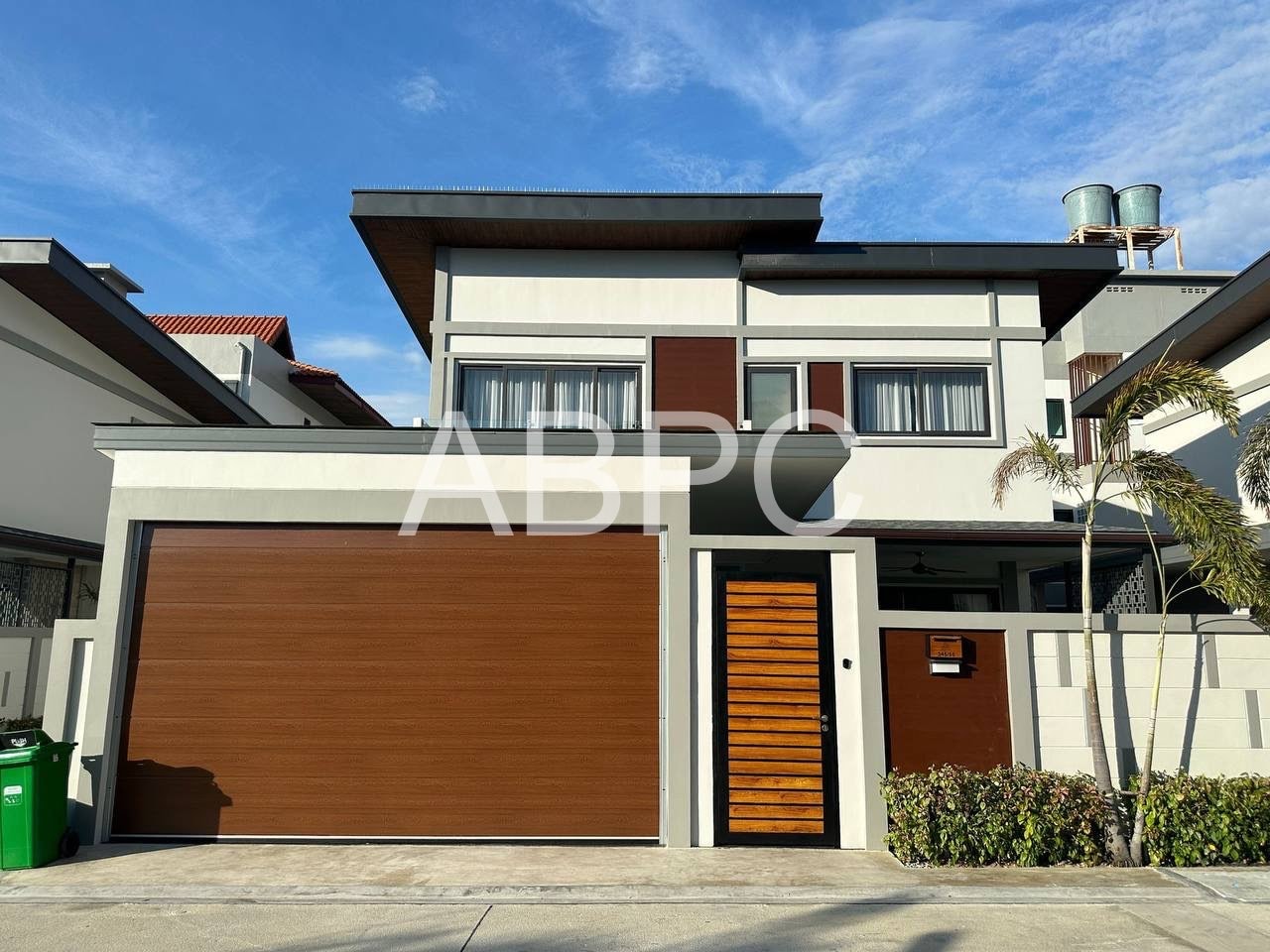3 bedroom pool villa for rent photo 2
