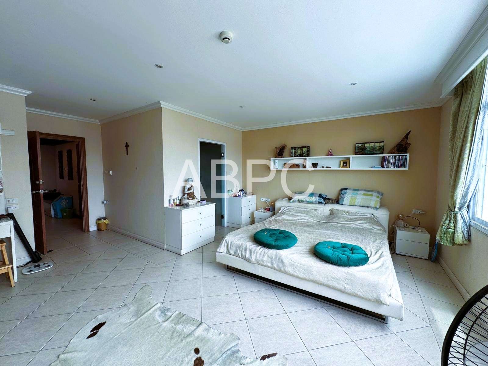 Large Ocean View 3 Bed 3 Bath Condo In Pratumnak photo 5