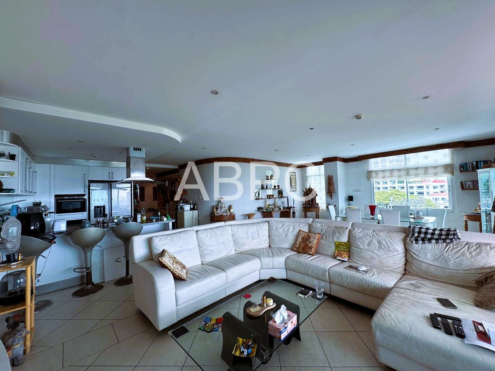 Large Ocean View 3 Bed 3 Bath Condo In Pratumnak photo 4