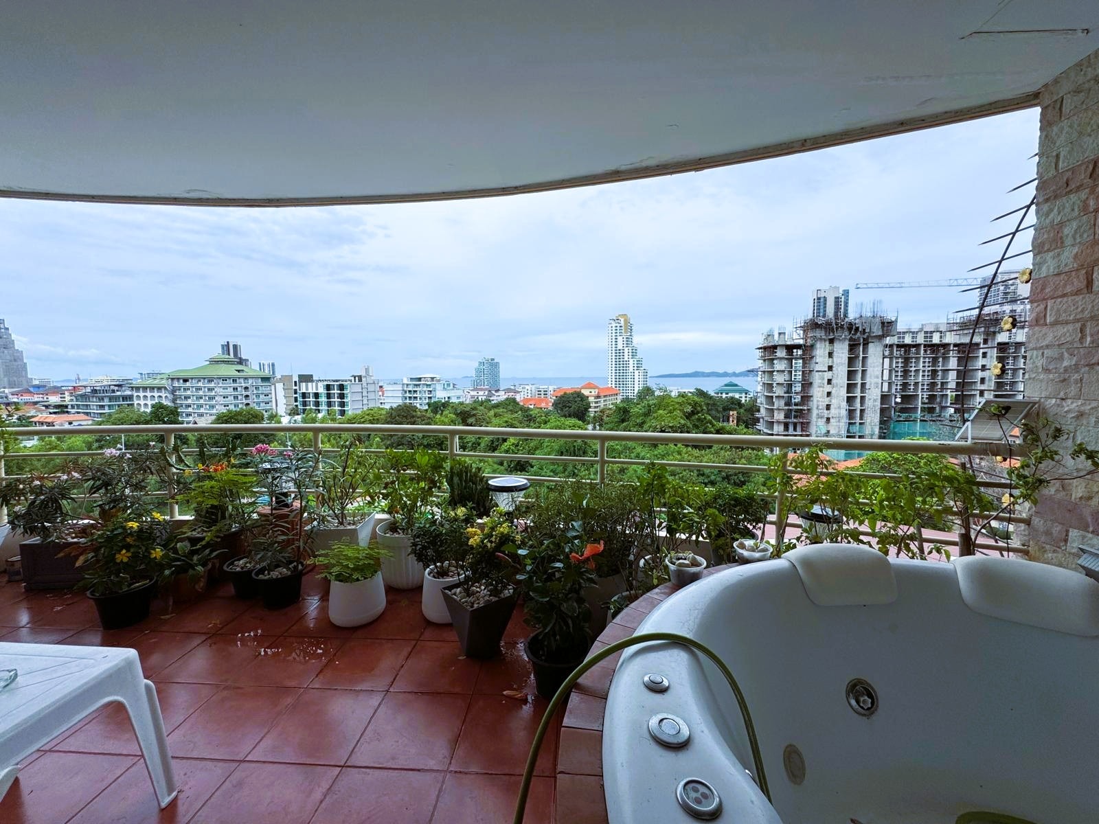 Large Ocean View 3 Bed 3 Bath Condo In Pratumnak