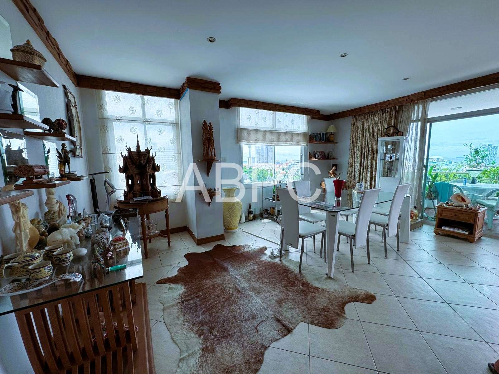 Large Ocean View 3 Bed 3 Bath Condo In Pratumnak photo 3