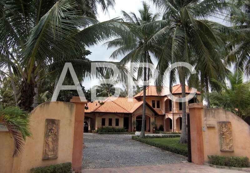 Four Bedroom Five Bathroom Mediterranean Pool Villa On A Rai Of Land photo 17