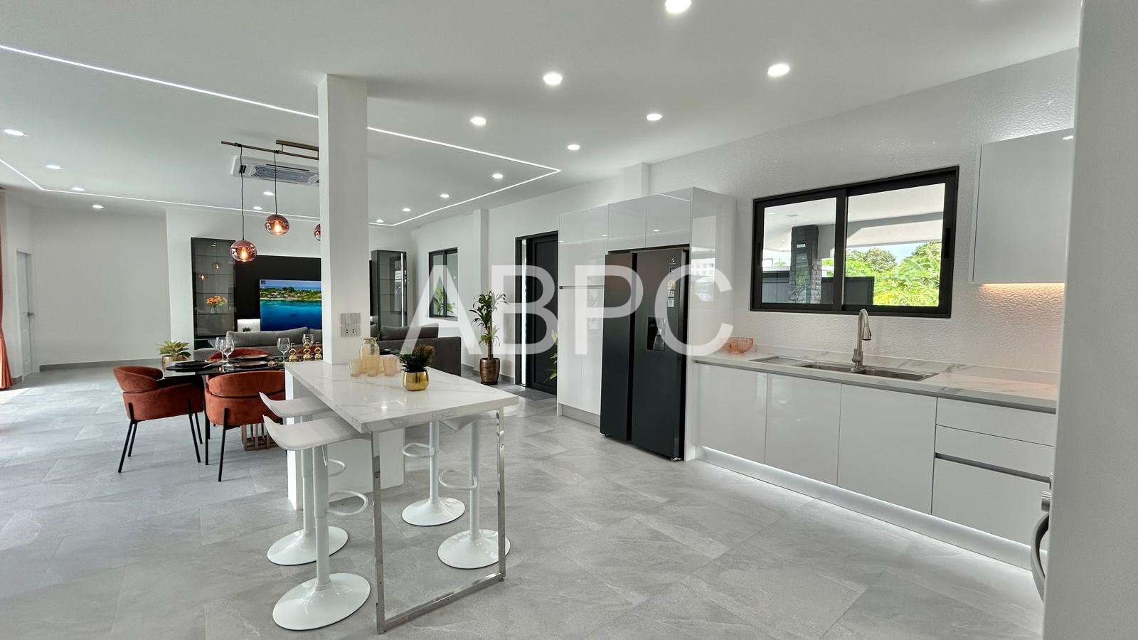 Modern 3 Bed Pool Villa Mabprachan Lake photo 11