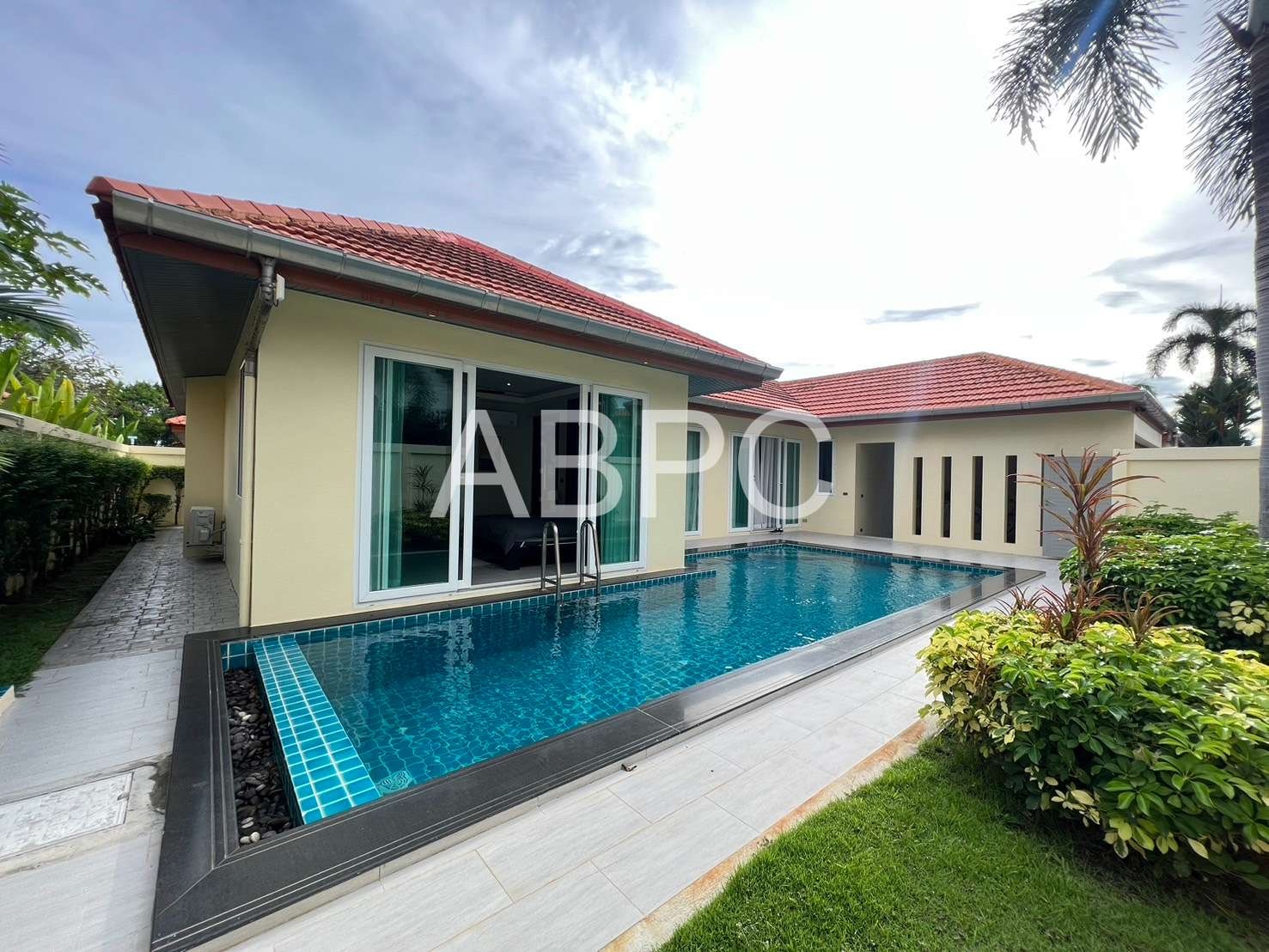 4 Bedrooms 5 Bathrooms in Mapprachan