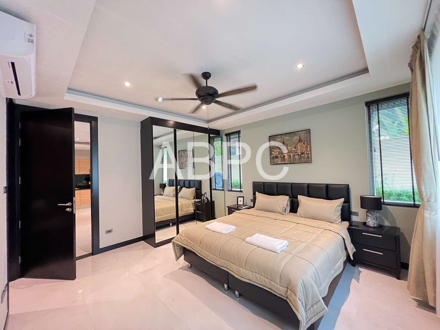 Corner house  Pool Villa  4 Bedrooms 5 Bathrooms in Mapprachan photo 6