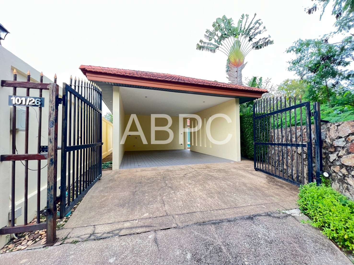 Corner house  Pool Villa  4 Bedrooms 5 Bathrooms in Mapprachan photo 5