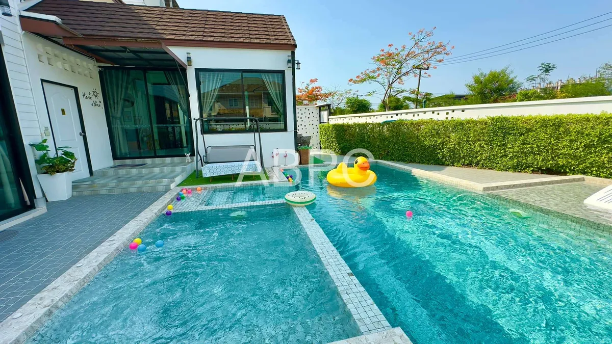 Pool Villa 4 Bedroom 6 Bathroom in Jomtien photo 3