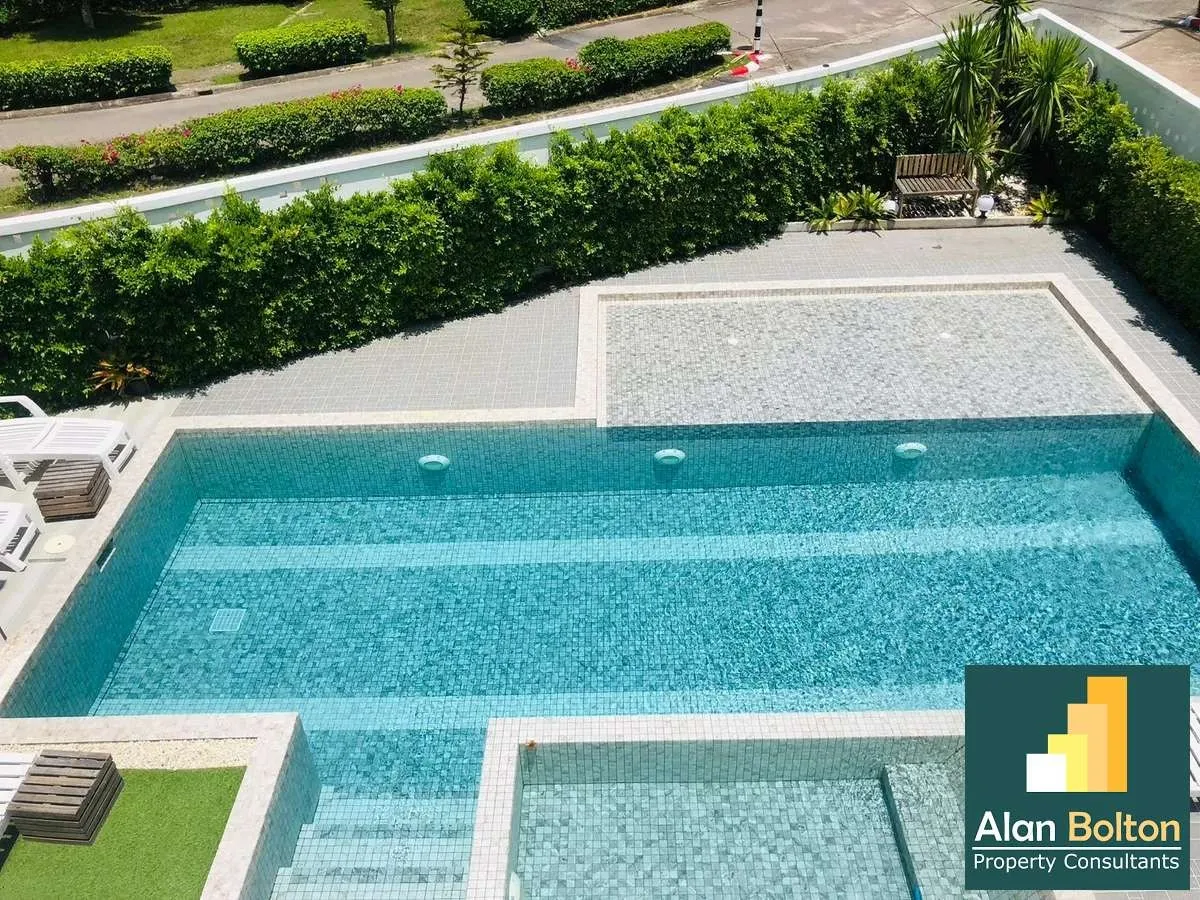 Pool Villa 4 Bedroom 6 Bathroom in Jomtien photo 4