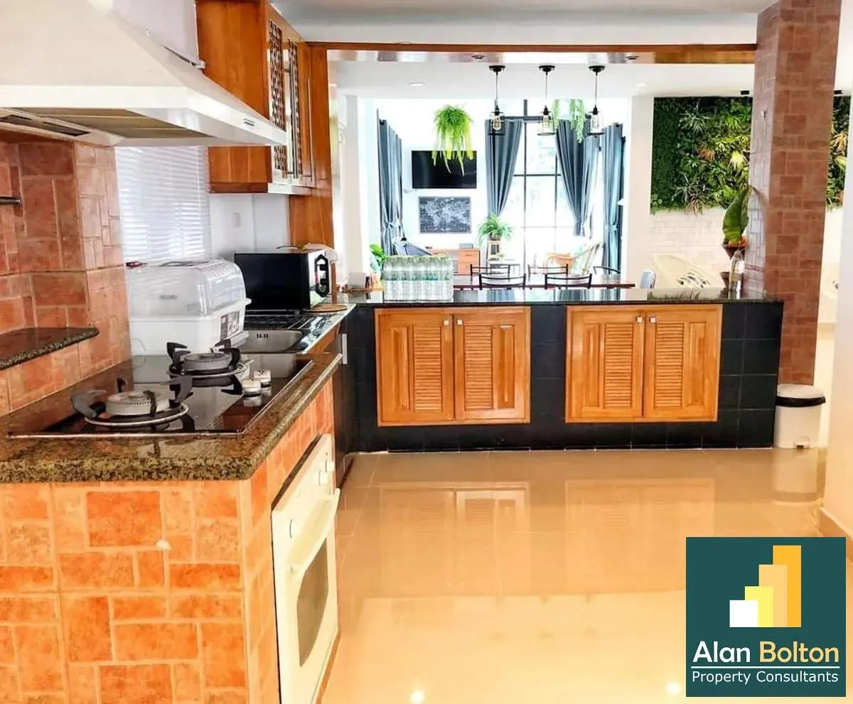 Pool Villa 4 Bedroom 6 Bathroom in Jomtien photo 9