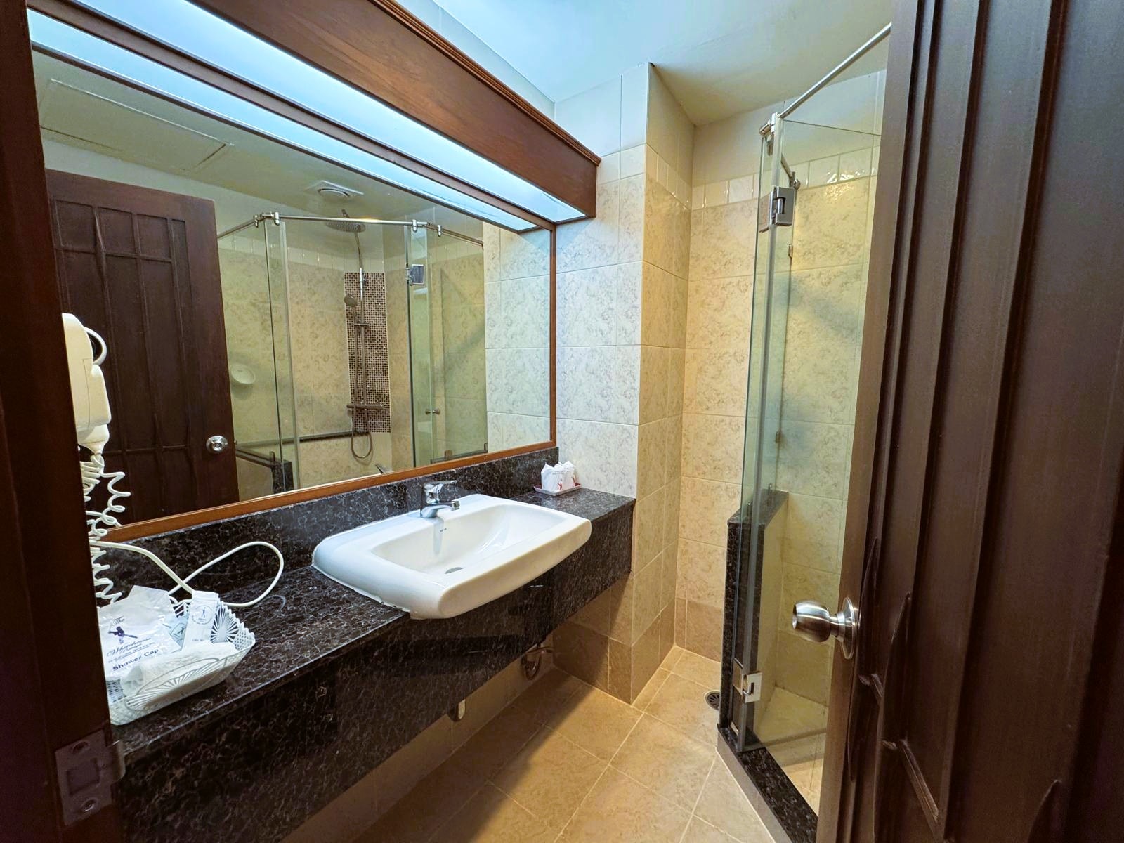 Large Like New Studio Condo In Central Pattaya photo 10