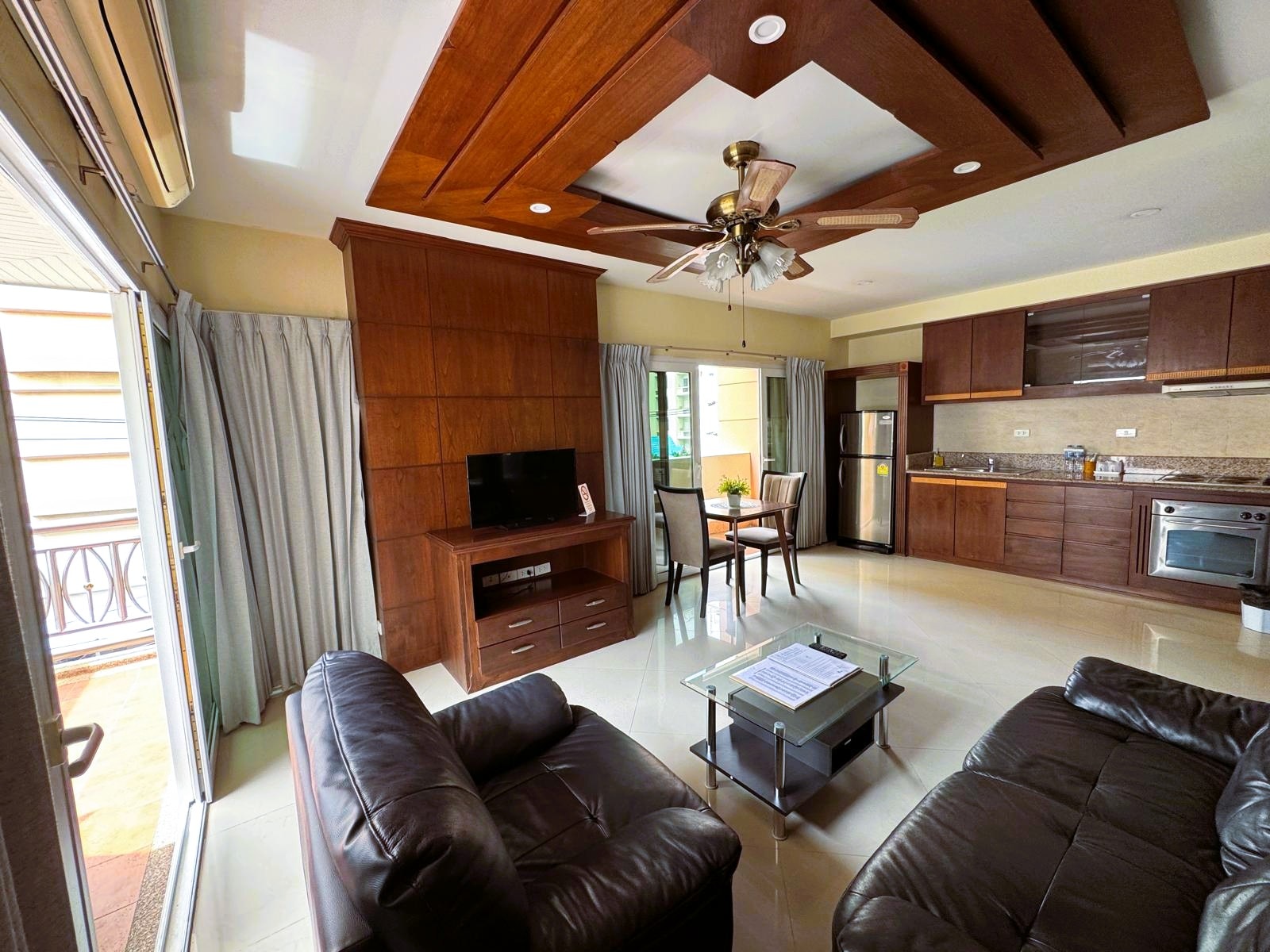 Like New Corner Unit 1 Bed 1 Bath Condo In Central Pattaya photo 32