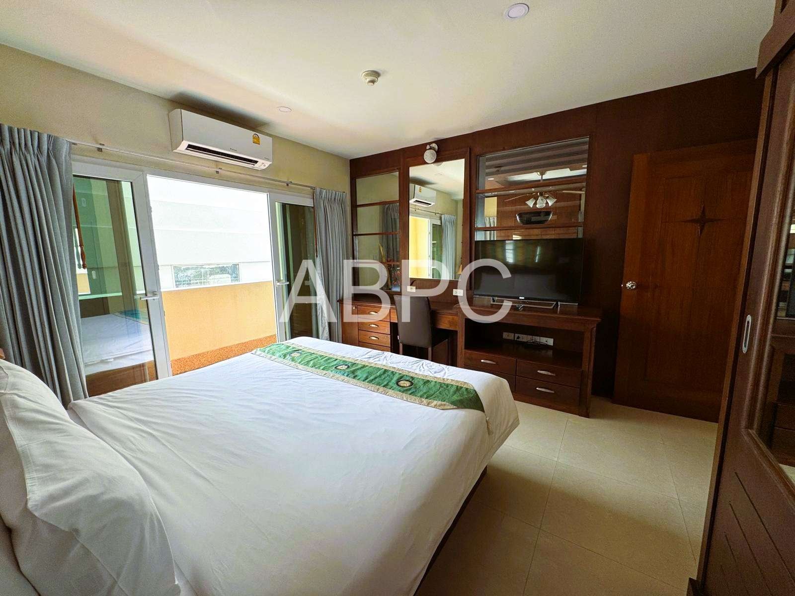 Like New Corner Unit 1 Bed 1 Bath Condo In Central Pattaya photo 18