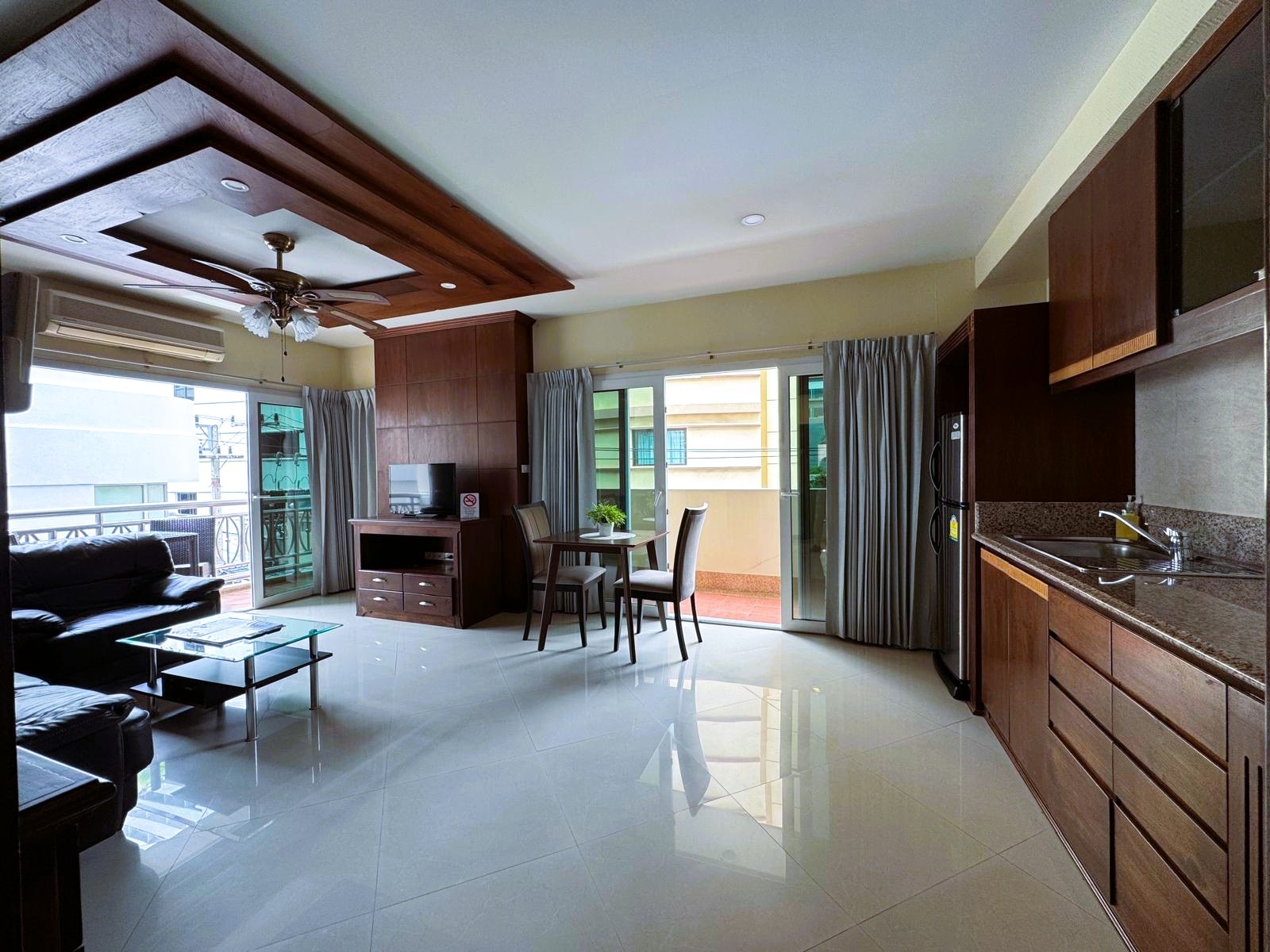 Like New Corner Unit 1 Bed 1 Bath Condo In Central Pattaya photo 28