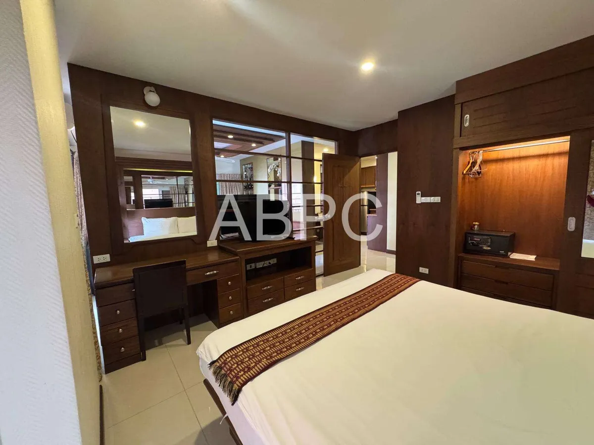 Like New Corner Unit 1 Bed 1 Bath Condo In Central Pattaya photo 2