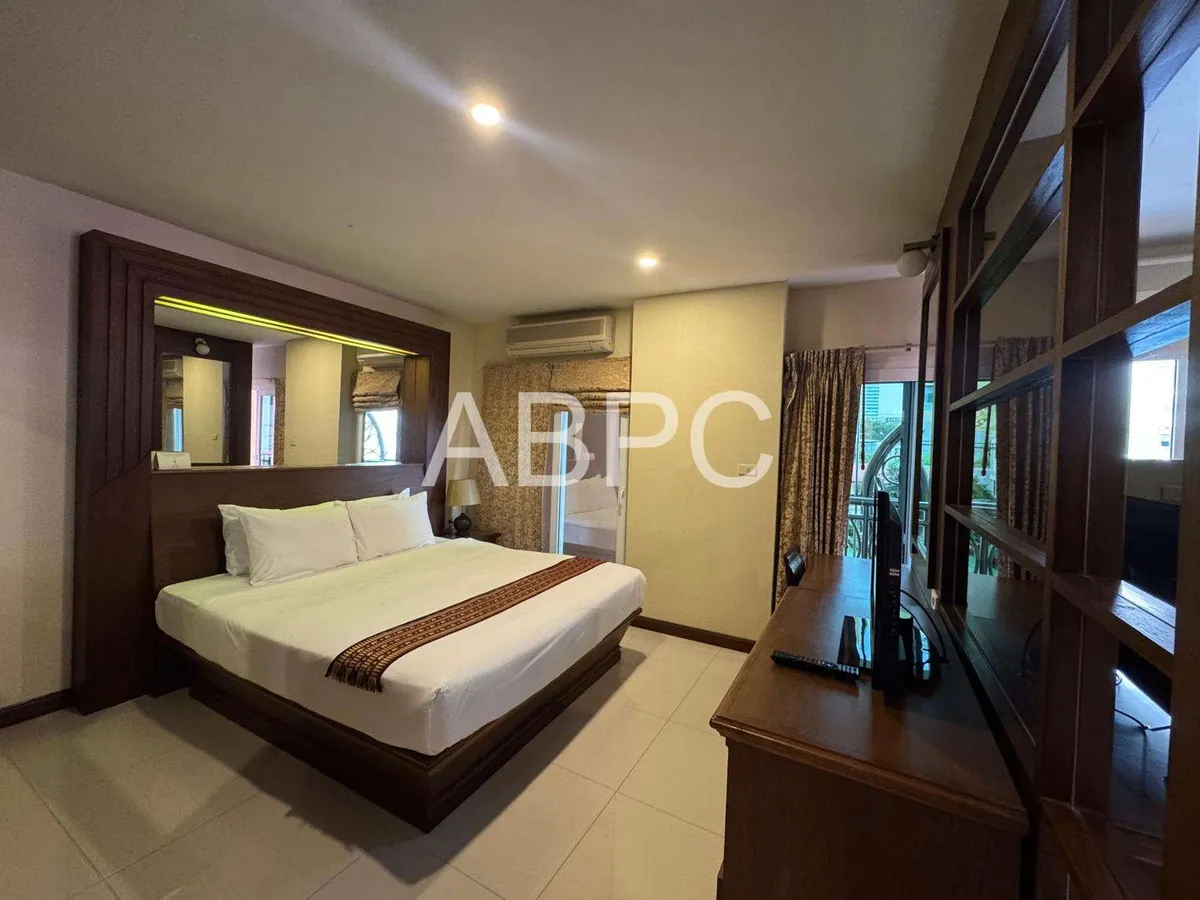 Like New Corner Unit 1 Bed 1 Bath Condo In Central Pattaya photo 4