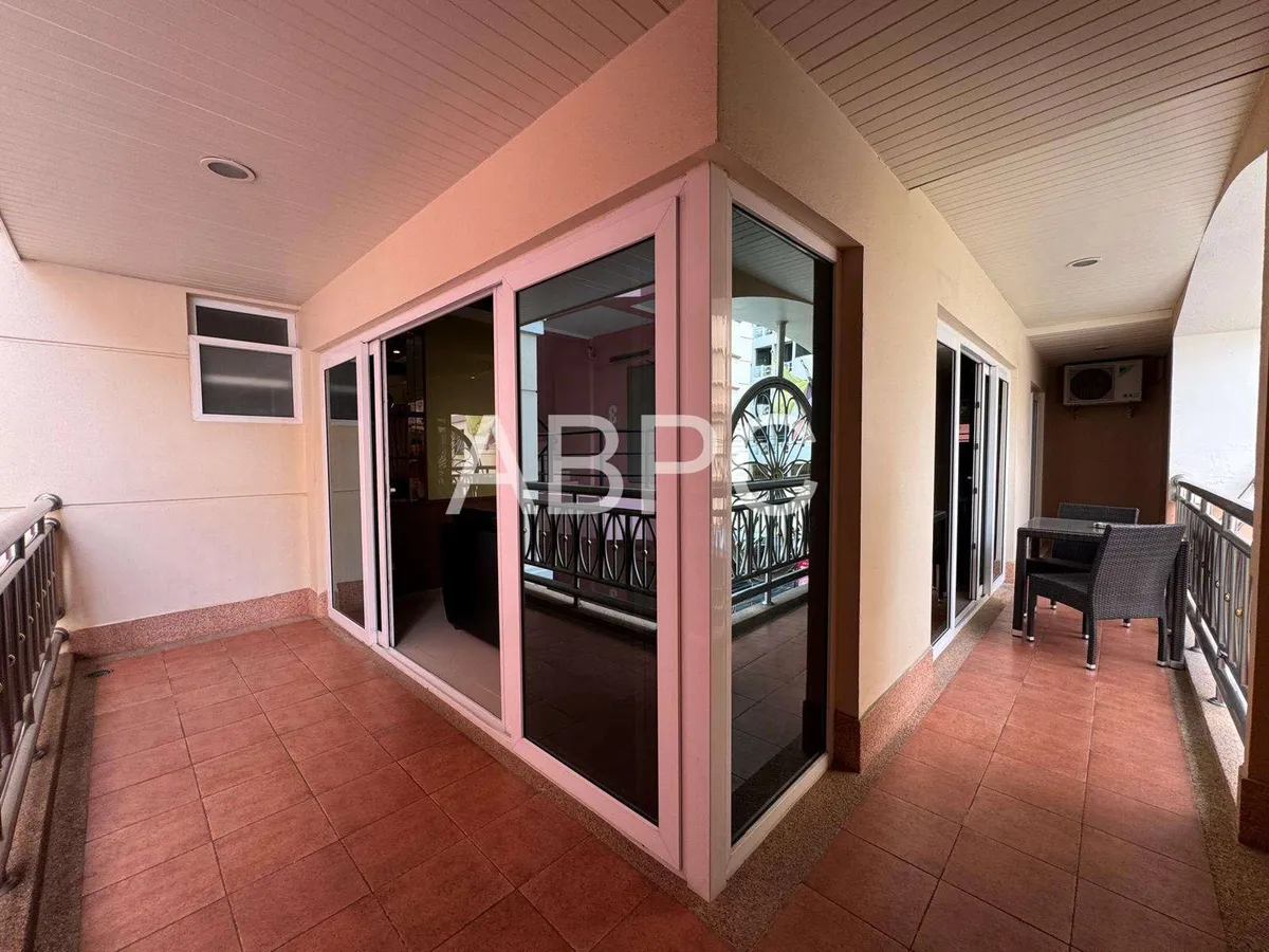 Like New Corner Unit 1 Bed 1 Bath Condo In Central Pattaya photo 7