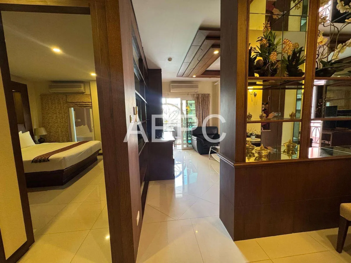 Like New Corner Unit 1 Bed 1 Bath Condo In Central Pattaya photo 8