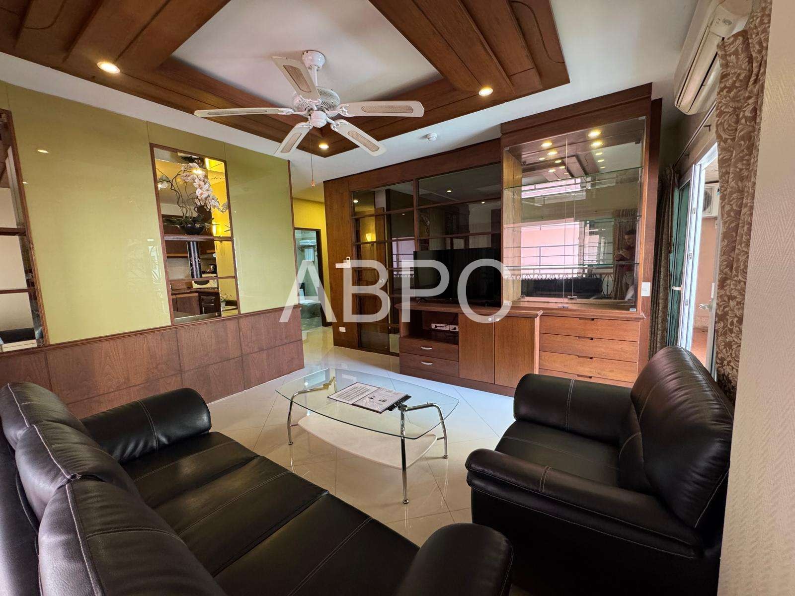 Like New Corner Unit 1 Bed 1 Bath Condo In Central Pattaya photo 6