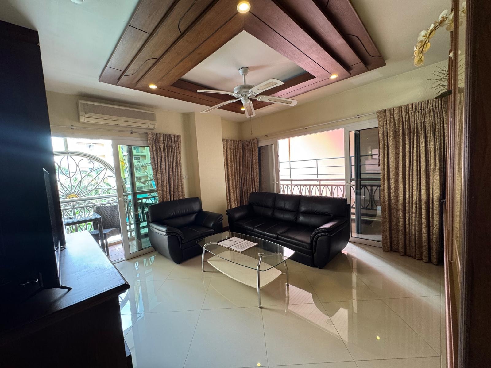 Like New Corner Unit 1 Bed 1 Bath Condo In Central Pattaya photo 28