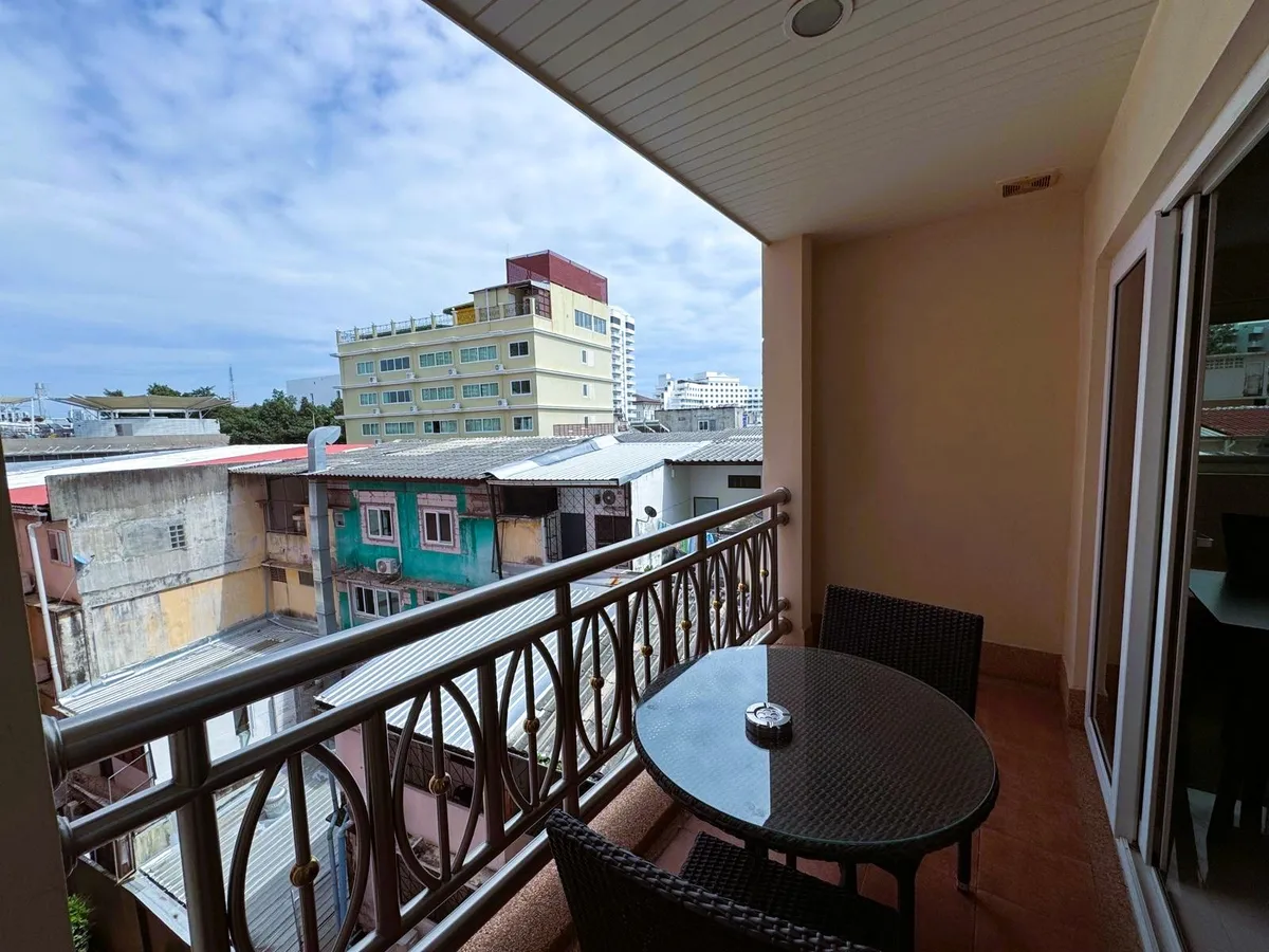 Like New Corner Unit 1 Bed 1 Bath Condo In Central Pattaya photo 28