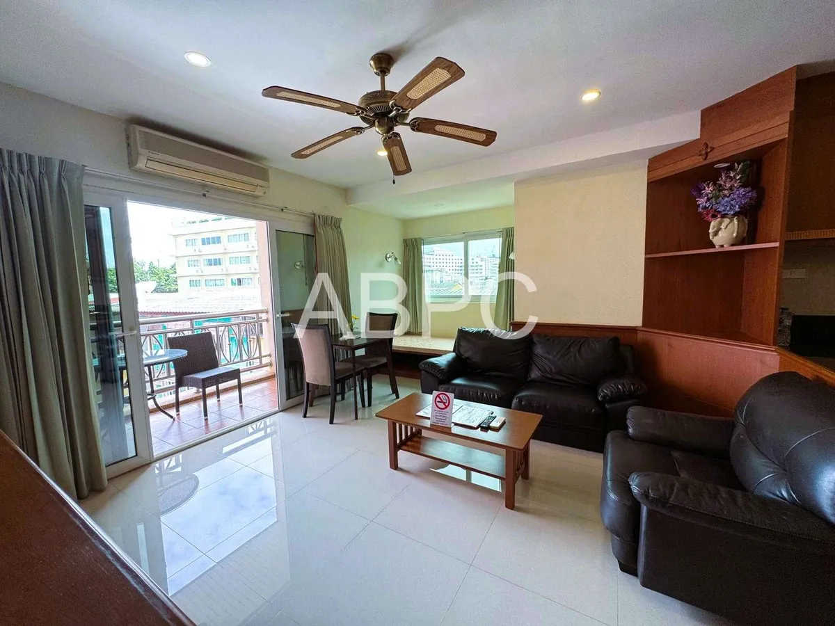 Like New Corner Unit 1 Bed 1 Bath Condo In Central Pattaya photo 4