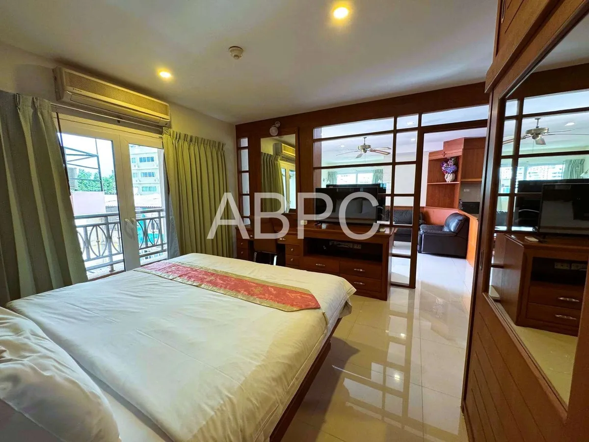 Like New Corner Unit 1 Bed 1 Bath Condo In Central Pattaya photo 6