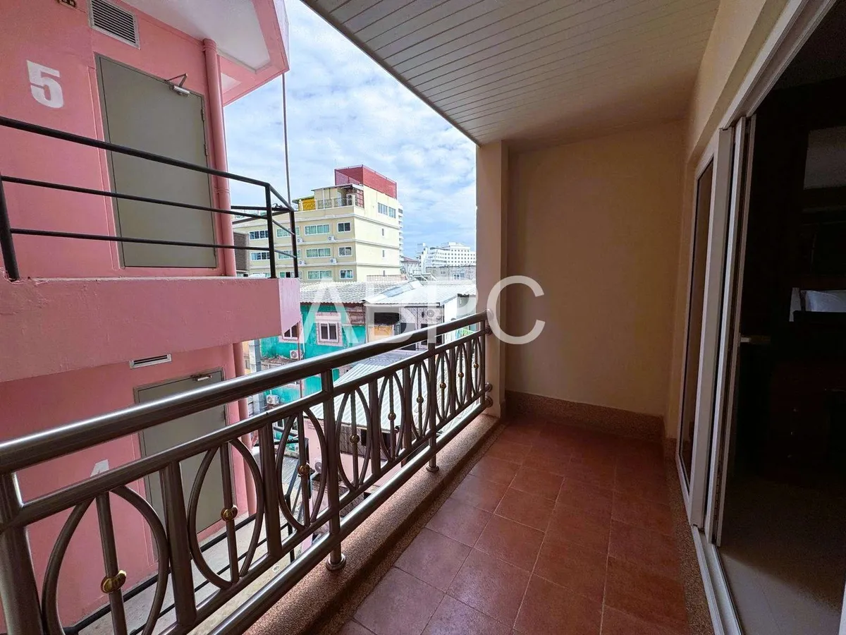 Like New Corner Unit 1 Bed 1 Bath Condo In Central Pattaya photo 8